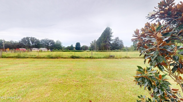 view of yard featuring a rural view