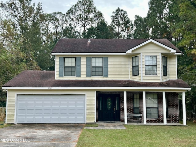 view of front facade featuring a porch and a front lawn