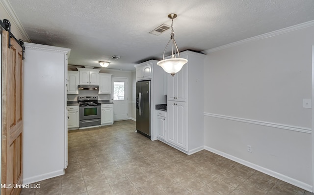 315 Church St, Madison, MS 39110 - kitchen with stainless steel appliances, dark countertops, a barn door, under cabinet range hood, and a textured ceiling