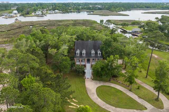 bird's eye view with a water view