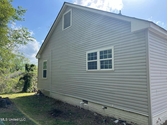 3715 Parkview St, Vicksburg, MS 39180 - view of home's exterior with a yard