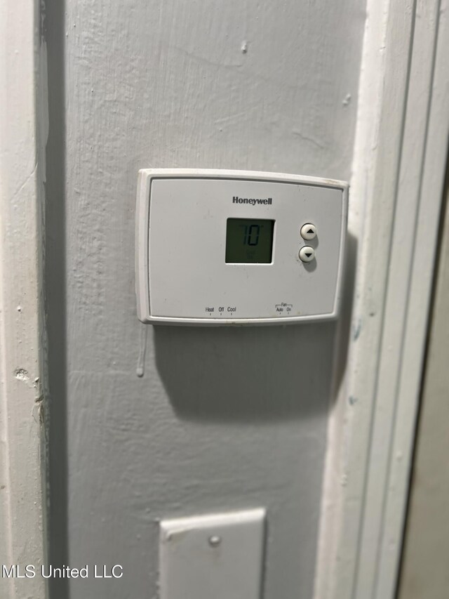 3715 Parkview St, Vicksburg, MS 39180 - view of interior details