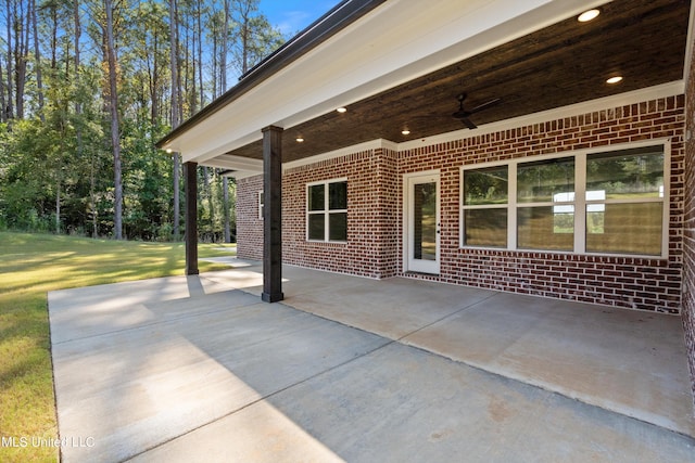 view of patio with ceiling fan