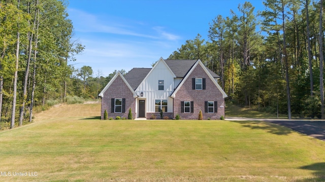 view of front of property with a front lawn