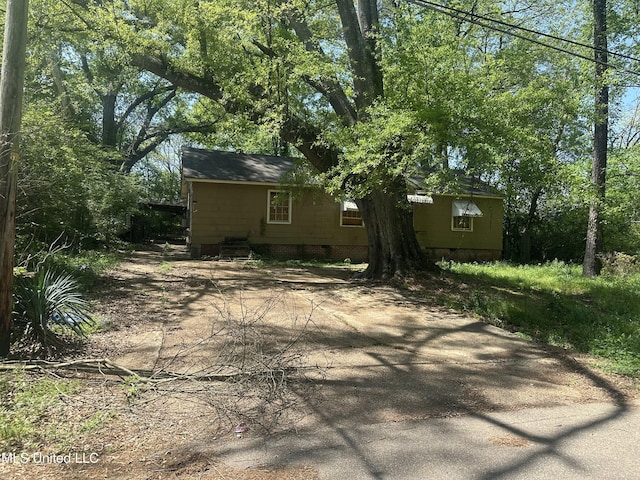 2805 Fairhill Dr, Jackson, MS 39212 - back of house with crawl space