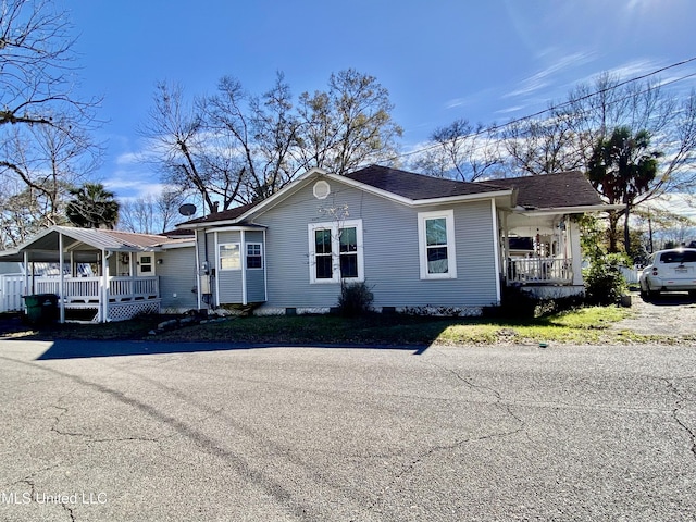 view of front of home with covered porch