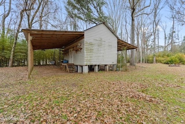 view of outdoor structure