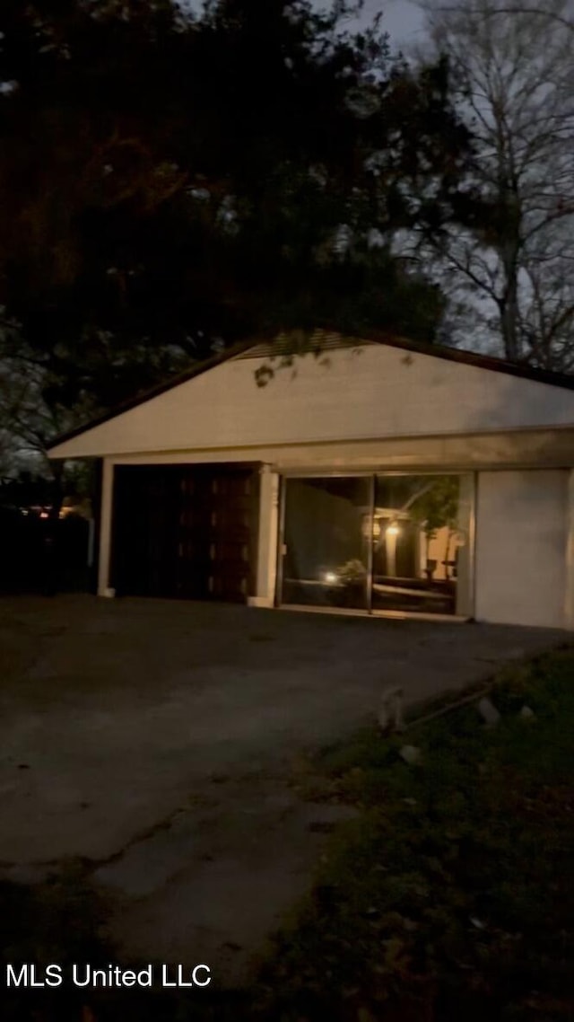 809 Herrick Ave, Pascagoula, MS 39567 - view of garage