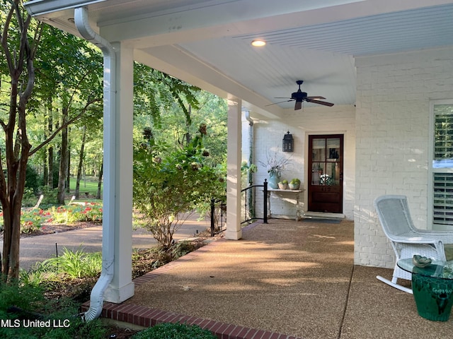 view of patio / terrace with ceiling fan and covered porch