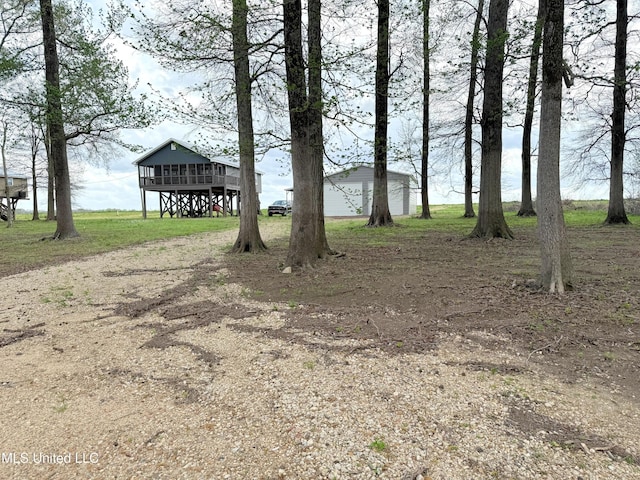 2997 Deerfield Rd, Yazoo City, MS 39194 - view of yard featuring a deck