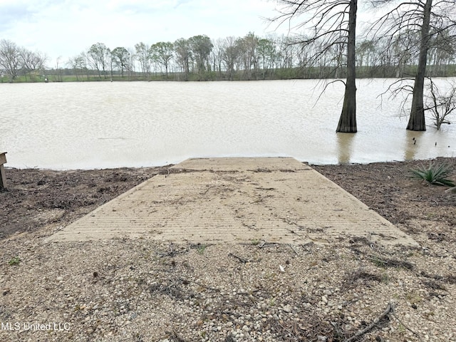 2997 Deerfield Rd, Yazoo City, MS 39194 - water view featuring a boat ramp