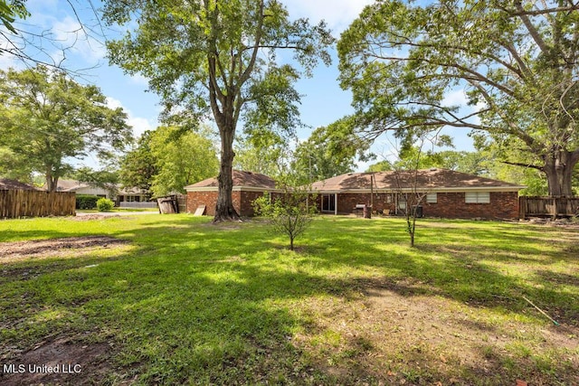 1320 Sally Dr, Picayune, MS 39466 - view of yard