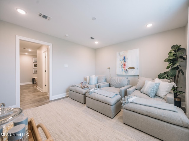 10501 Glade Cv, Gulfport, MS 39503 - living area with wood finished floors and recessed lighting