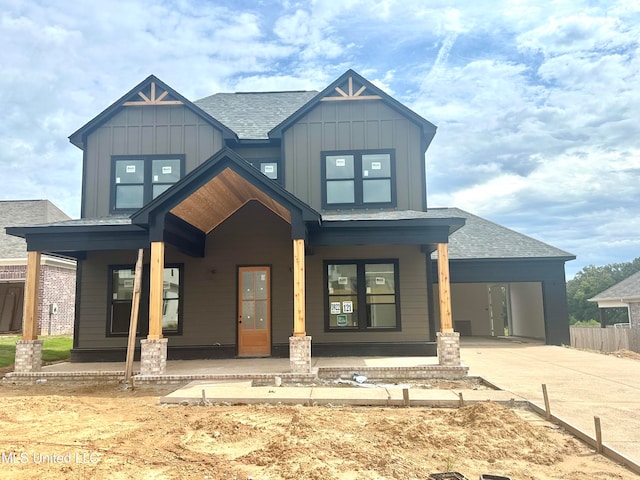 view of front of home featuring a porch