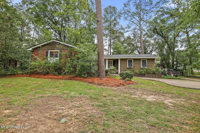 4638 Katherine Blvd, Jackson, MS 39211 - view of front of house featuring a front lawn