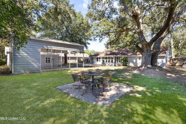 view of yard featuring a patio area