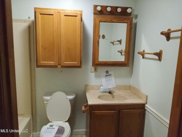 120 Harrison Ln, Yazoo City, MS 39194 - bathroom with vanity, toilet, and a tub to relax in