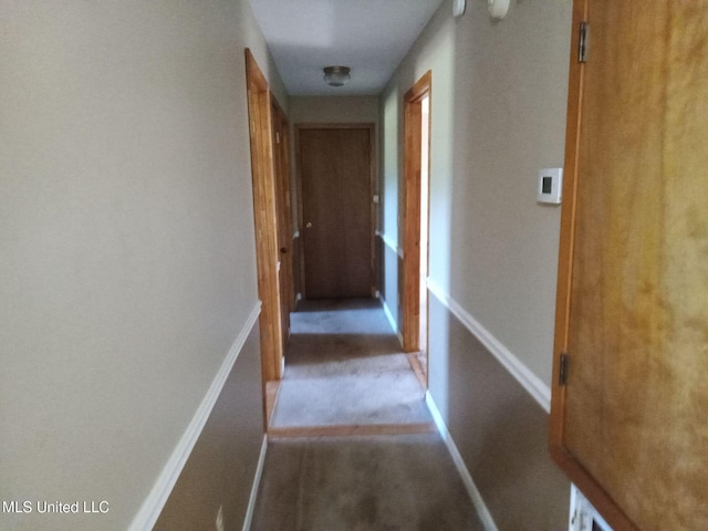 120 Harrison Ln, Yazoo City, MS 39194 - corridor featuring baseboards