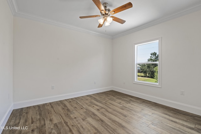 unfurnished room with light hardwood / wood-style flooring, ornamental molding, and ceiling fan