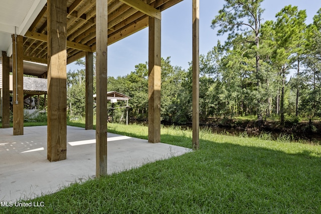 view of yard with a patio area