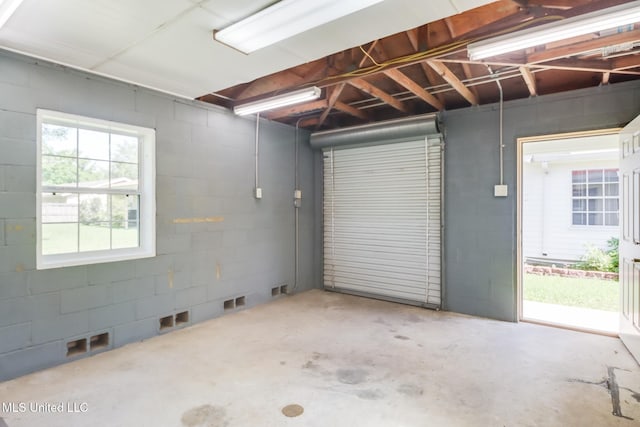 2802 Ridgewood Ave, Pascagoula, MS 39567 - garage with concrete block wall