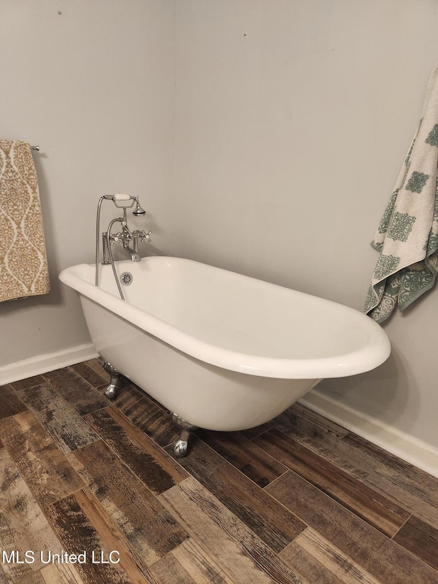 bathroom with a bathtub