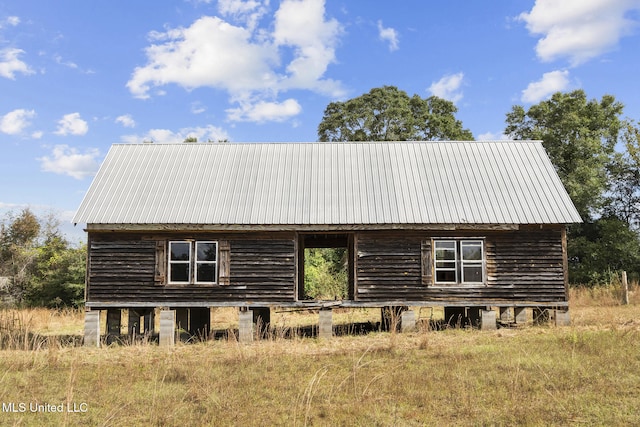 view of home's exterior