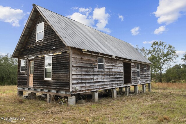 view of side of property