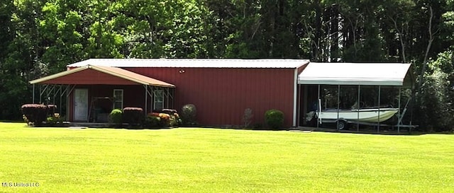 view of outdoor structure with an outdoor structure