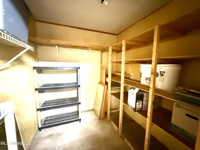 2006 Eden St, Pascagoula, MS 39581 - view of storage area