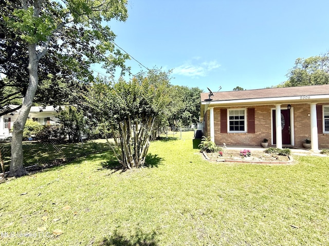 2006 Eden St, Pascagoula, MS 39581 - view of grassy yard