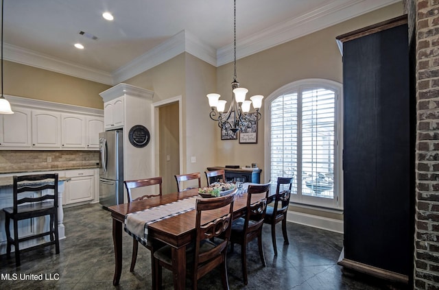 dining area with visible vents, a notable chandelier, ornamental molding, recessed lighting, and baseboards