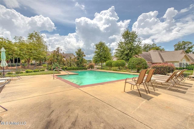 1510 Independence Blvd, Flowood, MS 39232 - community pool with a patio area