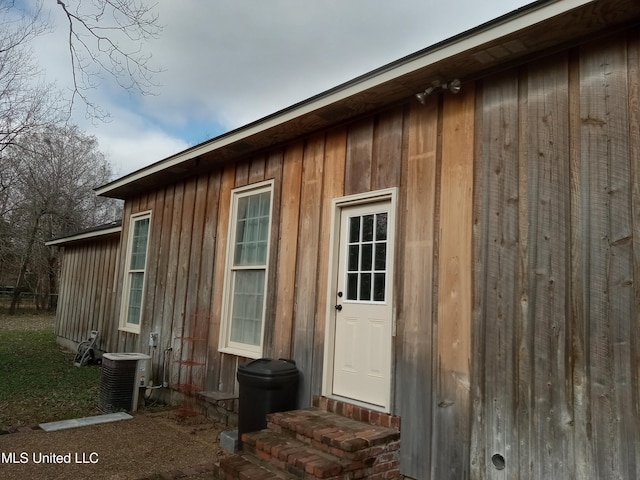 103 Park Ave, Indianola, MS 38751 - view of side of home with central AC