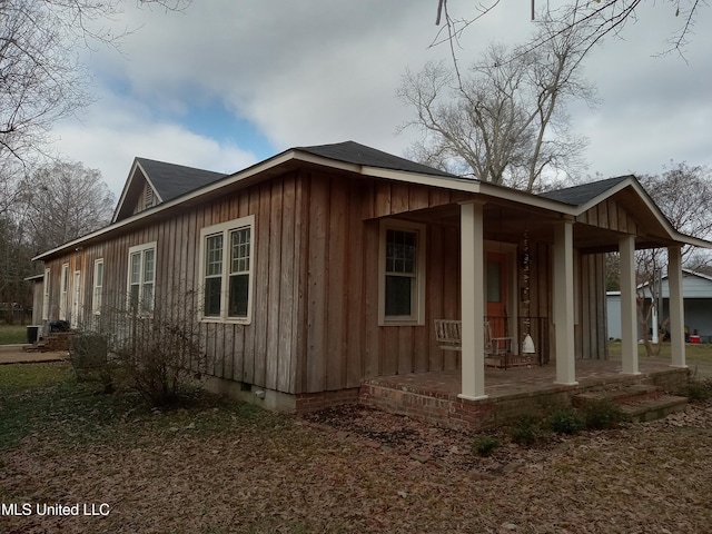 103 Park Ave, Indianola, MS 38751 - view of property exterior with a porch