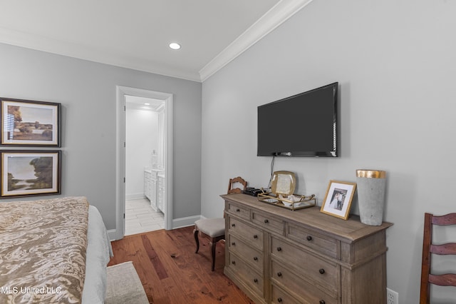 131 Camden Trl, Madison, MS 39110 - bedroom featuring wood finished floors, crown molding, recessed lighting, and ensuite bathroom