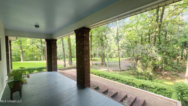 11 Aberdeen Rd, Natchez, MS 39120 - view of wooden deck