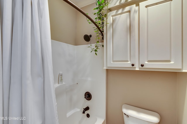 3 Carriage Court Pl, Brandon, MS 39047 - full bathroom featuring toilet and shower / bath combination with curtain