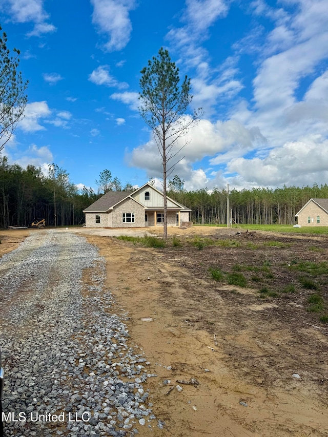 view of front of property