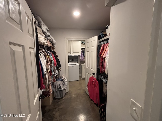 view of spacious closet