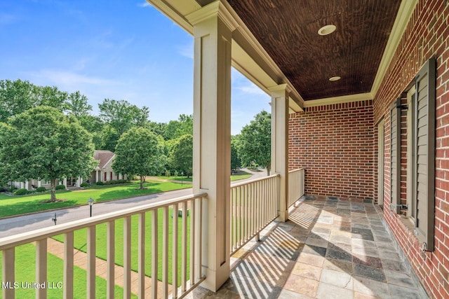 4050 Robinson Xing, Olive Branch, MS 38654 - view of covered porch