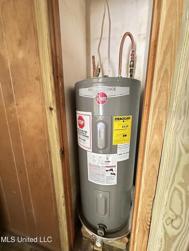 1628 Dry Creek Rd, Magee, MS 39111 - utilities with electric water heater