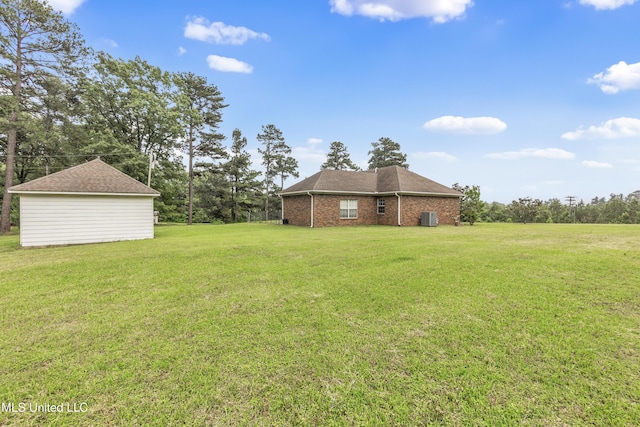 700 Martin Luther King Jr Dr, Holly Springs, MS 38635 - view of grassy yard