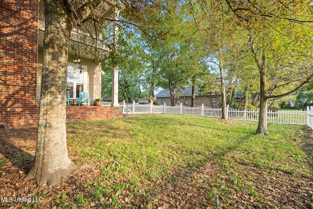 815 Warren St, Pascagoula, MS 39567 - view of yard