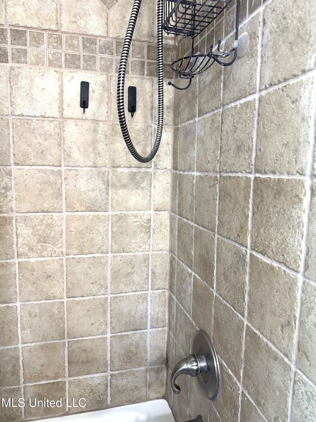 1708 Robinson St, Natchez, MS 39120 - bathroom with washtub / shower combination