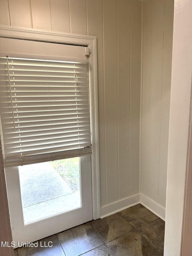 1708 Robinson St, Natchez, MS 39120 - interior space featuring a decorative wall and baseboards