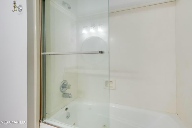 full bath with combined bath / shower with glass door