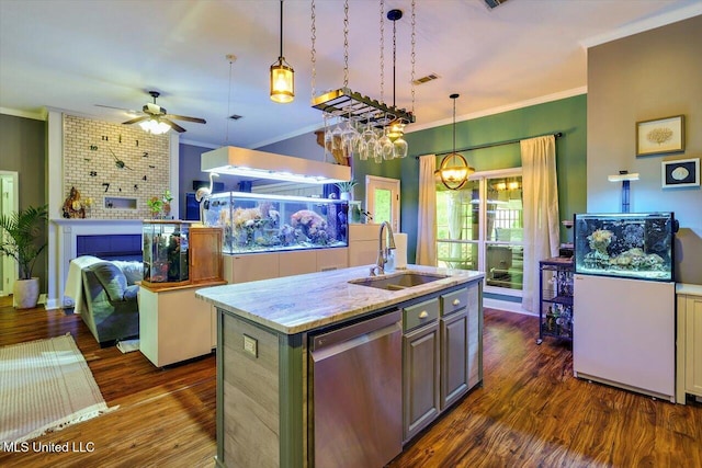 kitchen featuring dishwasher, a sink, crown molding, a ceiling fan, and dark wood-type flooring