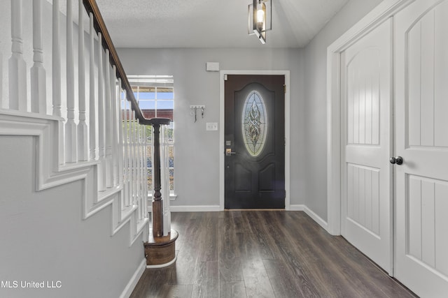 10510 Steeplechase Dr, Gulfport, MS 39503 - entryway featuring baseboards and wood finished floors