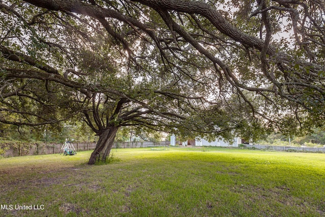 2708 Canty St, Pascagoula, MS 39567 - view of yard